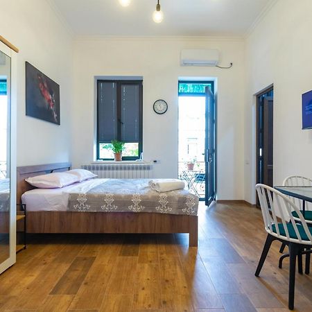 Mulberry Ბჟოლები Apartamento Kʼutʼaisi Exterior foto