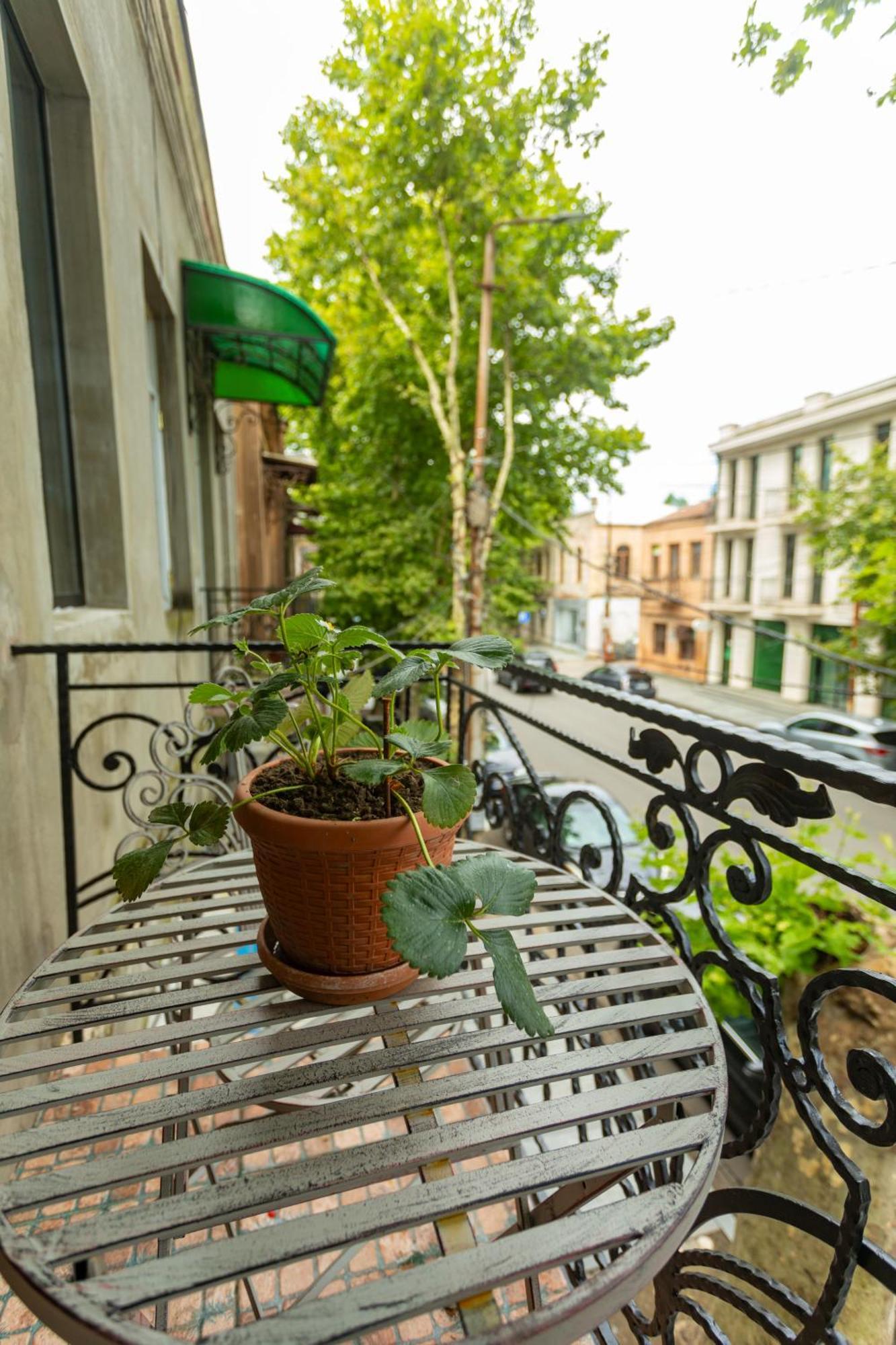 Mulberry Ბჟოლები Apartamento Kʼutʼaisi Exterior foto