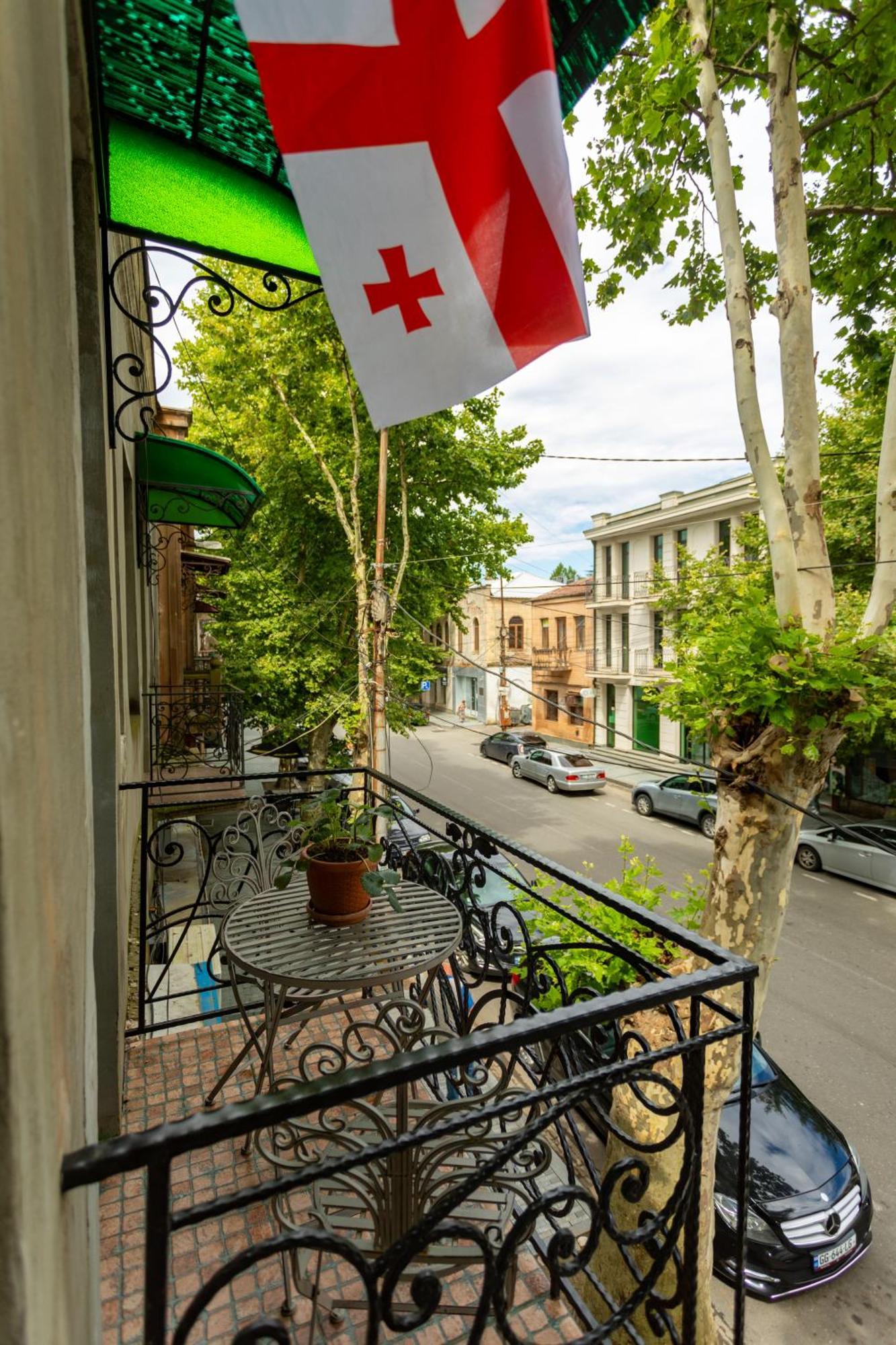 Mulberry Ბჟოლები Apartamento Kʼutʼaisi Exterior foto