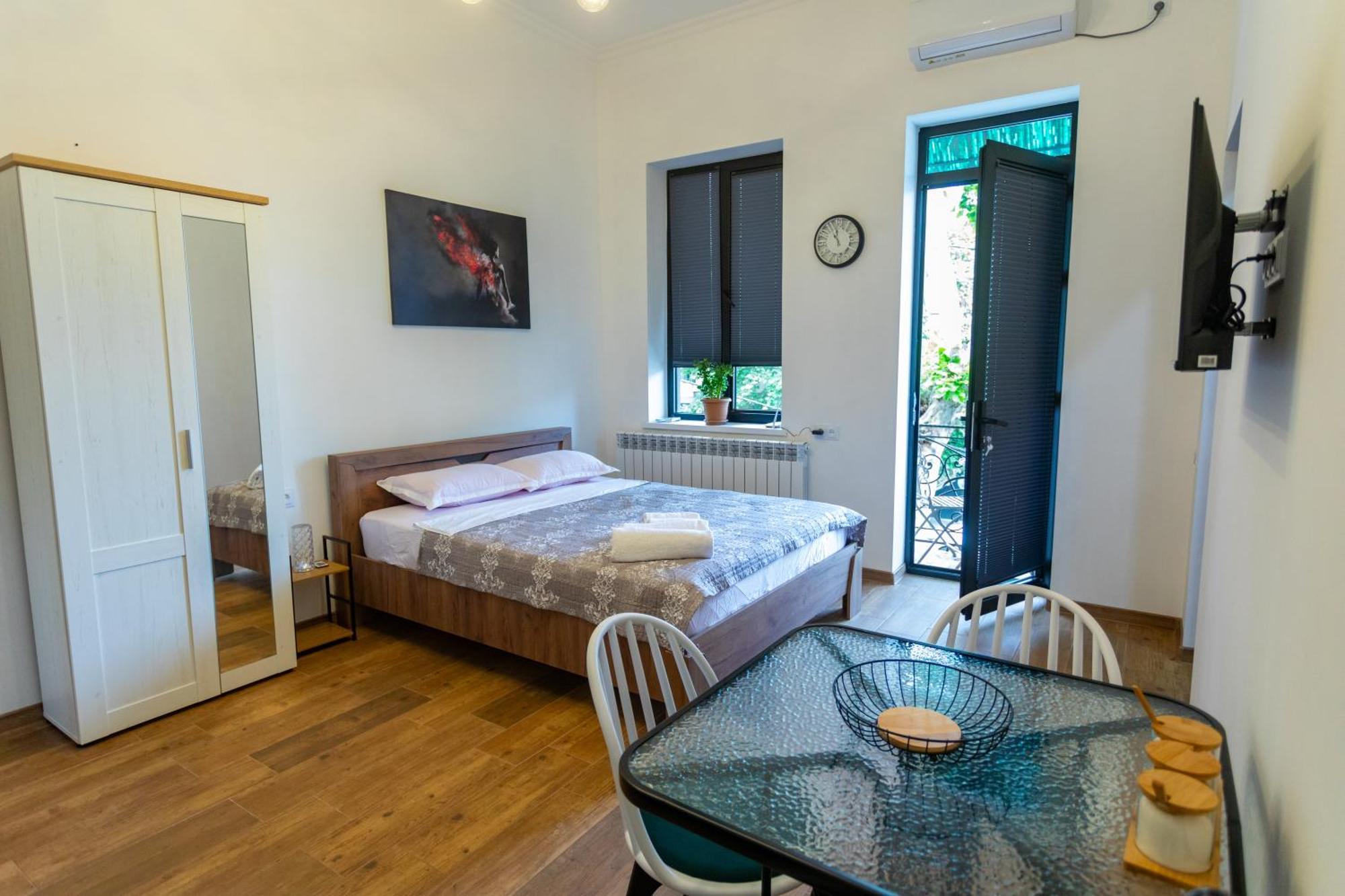 Mulberry Ბჟოლები Apartamento Kʼutʼaisi Exterior foto